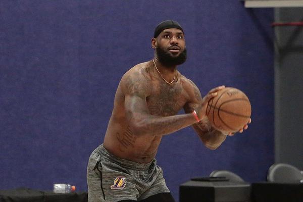 今年NBA季后賽首輪最令人失望的五大球星：庫茲馬場均僅5.8分