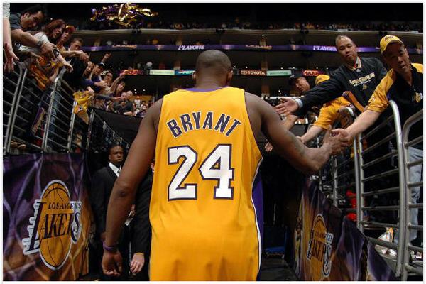 「黑閃電」哈登 9 見過嗎？亮相 NBA 賽場！