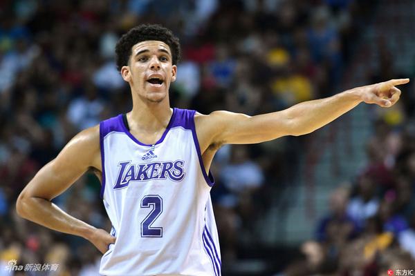 1位NBA內(nèi)部人士詳細(xì)分析了快船隊(duì)哈登，在季后賽生涯中的種種不足